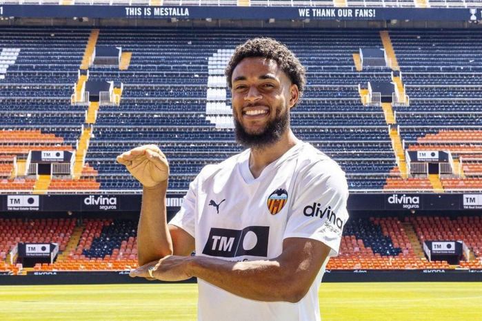 เรือดำน้ำปล่อย ‘ดานยูม่า’ ซบค้างคาว