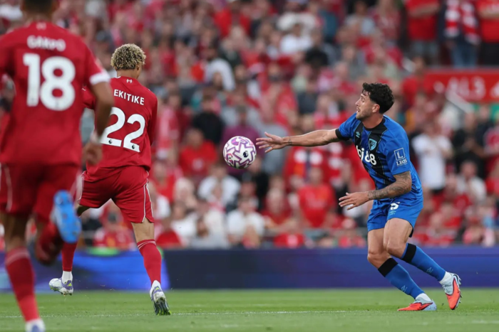 VARพลาด! อดีตเปาชี้ ‘เซเนซี่’ ควรแดงต้นเกมหงส์