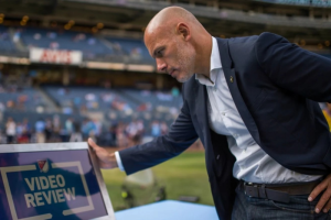 ‘เว็บบ์’ แย้มแก้กฎให้ VAR เช็คเตะมุม,ใบเหลือง