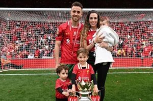 สล็อทเผย ‘ครอบครัวโชต้า’ ร่วมชมนัดเปิดสนาม