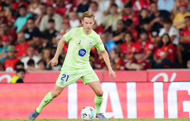 เกินครึ่ง! ‘เฟร้งกี้’ ลดค่าเหนื่อยยืดสัญญาบาร์ซ่าอีก 2 ปี