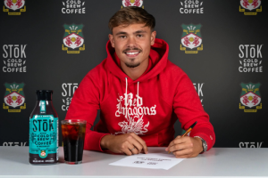 เร็กซ์แฮมสอย ‘ดอยล์’ ดาวรุ่งเรือ 7.5 ลป.