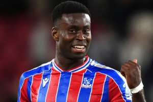 ‘ปธ.พาเลซ’ เร้า ‘เกฮี’ ต่อสัญญาถึงได้อยู่ต่อ