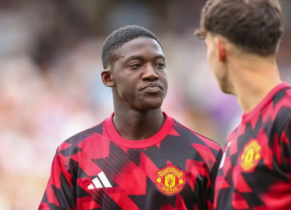 สัญญาใหม่ไม่คืบ! ผีเมิน ‘เมนู’ เรียกค่าเหนื่อย 180k