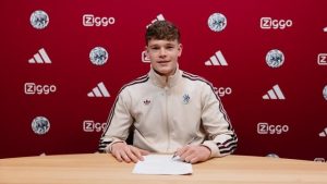 หงส์ต่อสัญญา ‘แม็คคอนเนลล์’ ก่อนปล่อยอาแย็กซ์ยืม