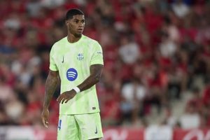 ตามแท็คติก! ฟลิคแจงเหตุถอด ‘แรชฟอร์ด’ พักครึ่ง