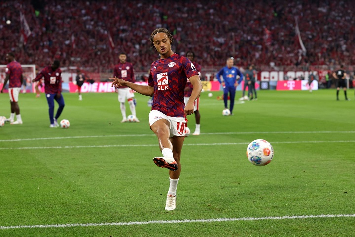 ไก่ขยับยื่นข้อเสนอแรกขอซื้อ ‘ซิม่อนส์’