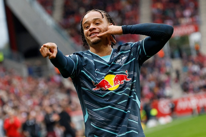 อีกนิดเดียว! ‘ซิม่อนส์’ ตรวจร่างกายเรียบร้อยจ่อซบ ‘ไก่’