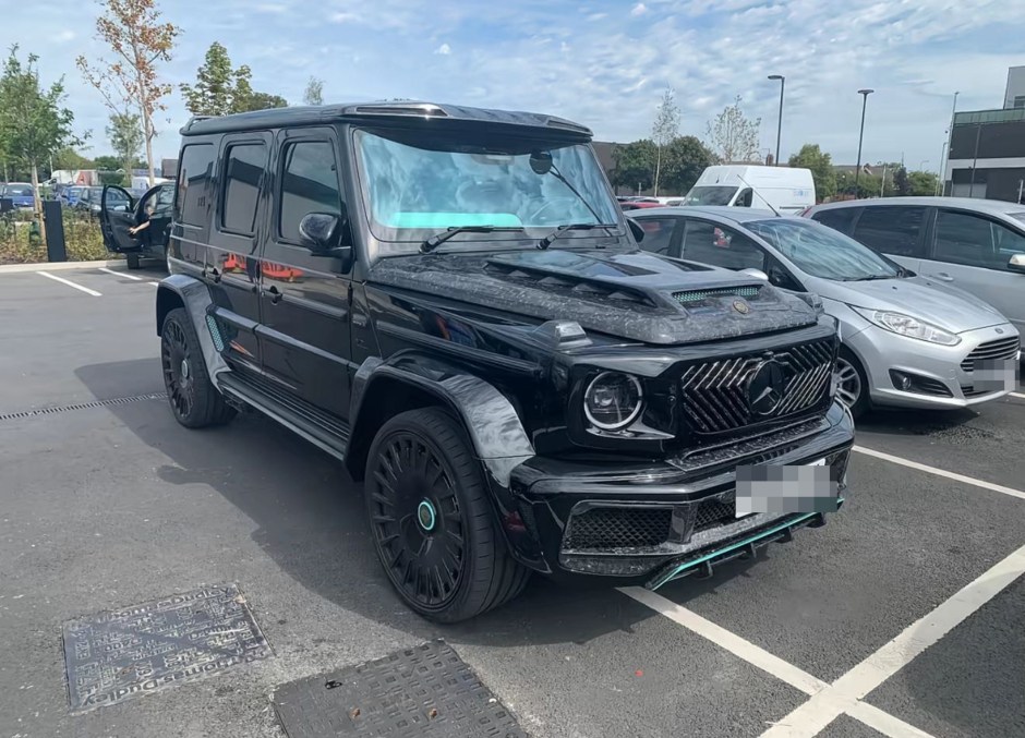 แบบนี้ก็ได้เหรอ?! งง ‘โฟเด้น’ ซิ่งจี-วากอนจอดคร่อม 2 ช่อง