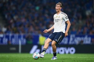 ‘เฮาจ์เซ่น’ ยกสวมชุดขาวความสำเร็จยิ่งใหญ่