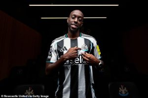 รอไปก่อน! ‘ฮาว’ หวัง ‘วิสซ่า’ คัมแบ็คหลังเบรกทีมชาติ