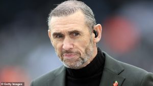 ไม่ทน! คีโอว์นสวน ‘ยักษ์เดนส์’ เพี้ยนด่าปืนเล่นขี้เหร่