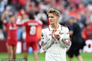 ‘โอเดการ์ด’ ลั่นไม่สนเสียงร้องริบปลอกแขน