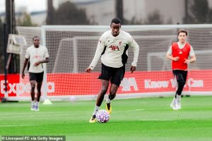 ‘สล็อท’ ยินดีเซ็น ‘อิซัค’ – รับต้องระวังความฟิต