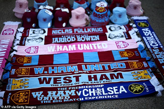 ค้อนสั่งห้าม ‘ผ้าพันคอลายแบ่งครึ่ง’ เข้าสนามเกมหวดไก่