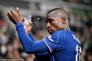 ‘เมอร์สัน’ เซ็งไม่หาย! สิงห์ปล่อย ‘พรี่แจ๊ค’ ได้ลงคอ