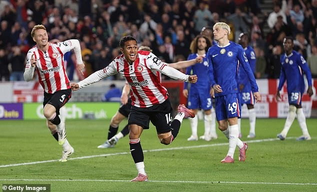 สุดหล่อติง ‘การ์นาโช่’ ประกบพลาดโดนผึ้งยิงท้ายเกม