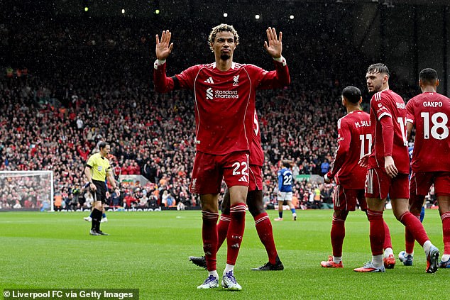 ไม่ได้คิดผิด! ‘เอกี้’ ปัดข่าวเสียใจมาหงส์สำรอง ‘อิซัค’