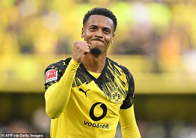 กระทบสโมสร! เสือเหลืองจำกัด ‘เมช่า’ เล่นโซเชียล