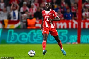 แซะมากนัก! หงส์ลุยถ้ำเสือจ้องเซ็นฟรี ‘อูปา’