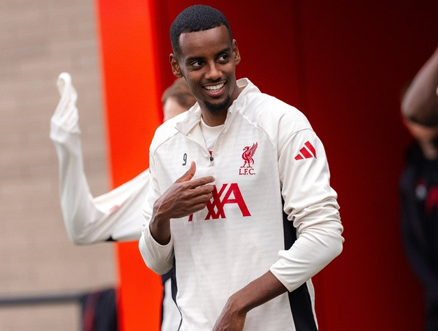 แม้ยังล้า! ‘อิซัค’ เตรียมประเดิมเกมลีกนัดแรกให้หงส์