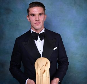 ‘เยอเคเรส’ สุดเป็นเกียรติคว้ารางวัลดาวซัลโว