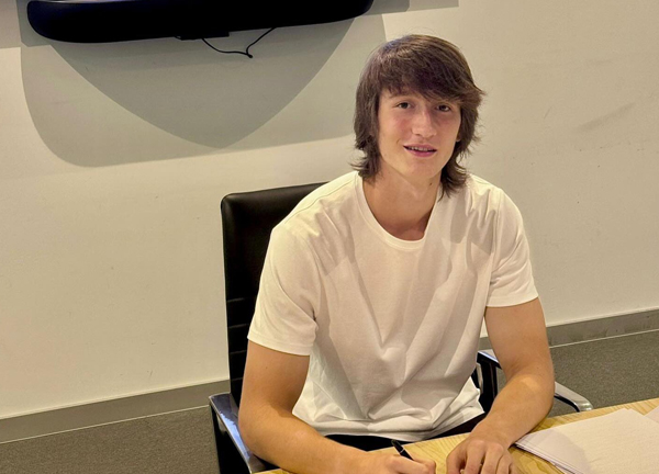 ราชันต่อสัญญา ‘มาร์ติเนซ’ หลังดาวรุ่งถึงปี 2029