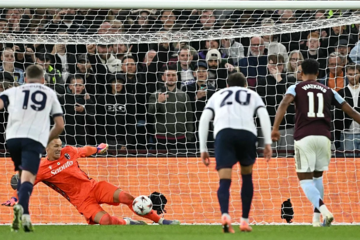 สโครุปสกี้เผยใช้ท่า ‘ดิบู’ เซฟโทษ ‘วัตกินส์’