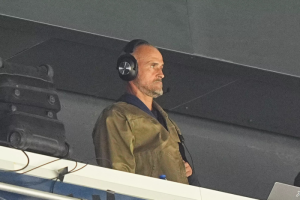 แบบโค้ชรักบี้! ‘น้าเก้’ แจงเหตุคุมทีมบนอัฒจันทร์