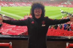 ‘แฟนผีไม่ตัดผม’ โดนหยุมหัวที่โรงละคร