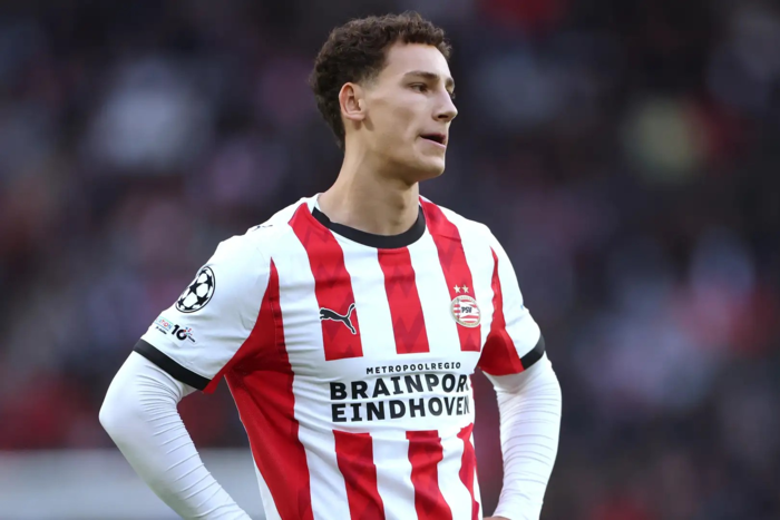 ‘ฟาน บอมเมล’ ปีก PSV เจ็บเข่าพักทั้งซีซั่น