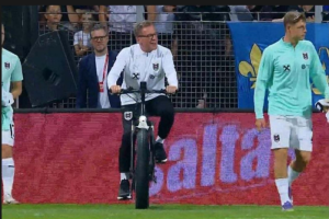 ‘รังนิค’ เจ็บข้อเท้าขี่ ‘จักรยานไฟฟ้า’ คุมออสเตรีย