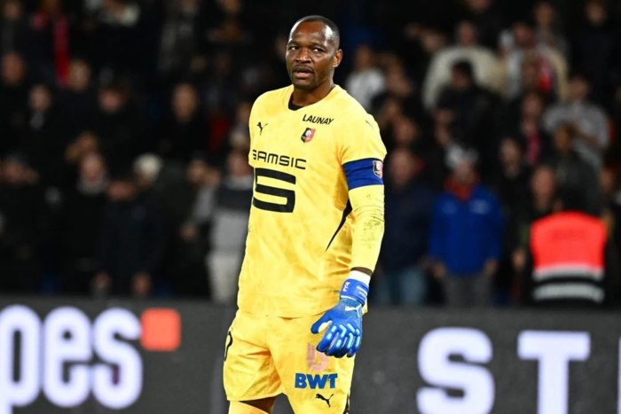 ‘ม็องด็องด้า’ โกล์น้ำหอม แขวนถุงมือในวัย 40