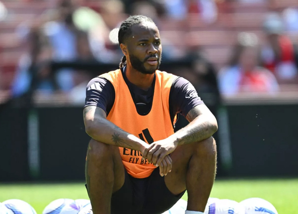 เห็นใจเพื่อนเก่า! กอมปานีหวัง ‘สเตอร์ลิ่ง’ กลับมาโลดแล่น