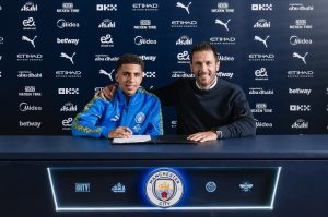 ชื่นมื่น! เรือต่อสัญญา ‘ลูวิส’ ถึงปี 2030