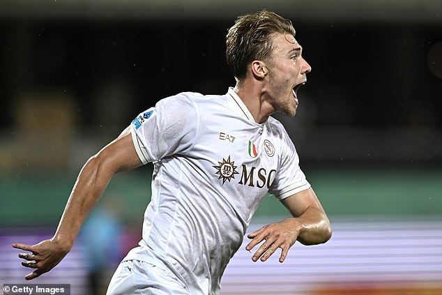 คาเปลโล่สังเกตได้ ‘ฮอยลุนด์’ อยากกู้ชื่อกับนาโปลี