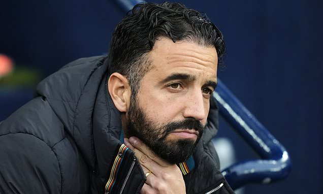 ปูดผีหวั่นใจ ‘บอสเจ๋ง’ ชิงไขก๊อกก่อนโดนไล่