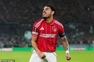 ‘กิ๊บบ์ส-ไวท์’ รับสุดเครียดดราม่าซบเล้าไก่