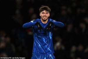 กลิ่นตุๆ! แฟนสิงห์ตั้งคำถามอนาคต ‘กิว’