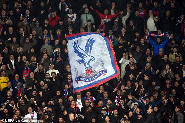 ขอซะหน่อย! แฟนพาเลซร้องเพลง ‘ยิงโดรน’ เกมบดเคียฟ