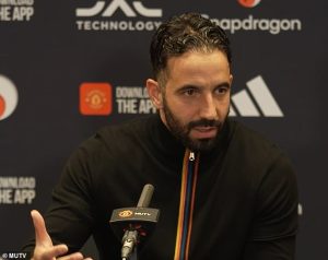 ระทึก! สื่อตี ‘บอสเจ๋ง’ อาจปลิวหากพ่ายแมวดำ