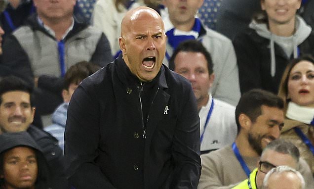 ไร้ประโยชน์! ‘เนฟ’ อัด ‘หน้า,กลาง’ หงส์สุดกากต้นตอพ่ายสิงห์