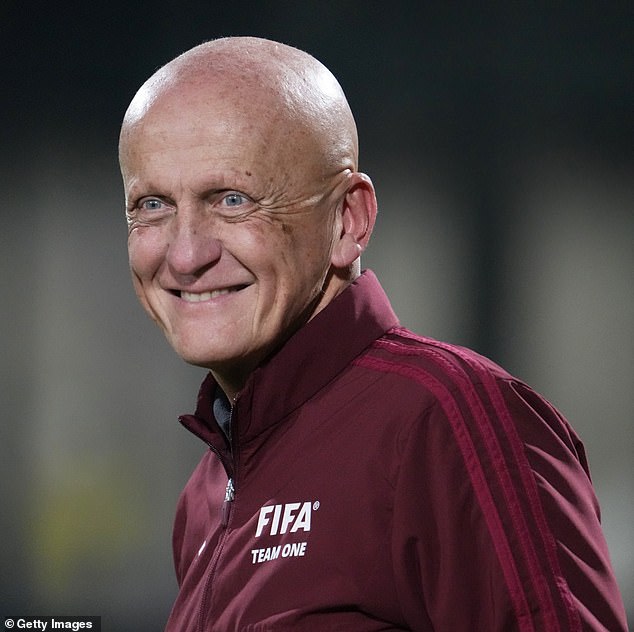 อดีตเปาแฉ ‘หัวหลอดไฟ’ สั่งเปลือยตรวจร่างกาย