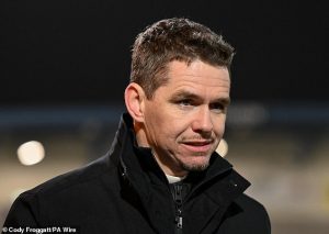 เหน็บบอสเจ๋ง? โค้ชผีสาวยันดูลูกทีม ‘ยิงโทษ’