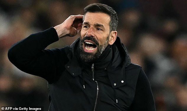 เอดูอาร์ ชก เฮียรุด ‘โคตรกองหน้าแต่ไม่ใช่ยอดโค้ช’