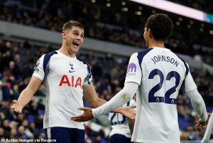 ‘ฟาน เดอ เฟน’ สุดทึ่งไม่เคยยิงเบิ้ลมาก่อน