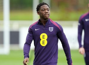 คาร์สลีย์อาสาชุบชีวิต ‘เมนู’ ให้โอกาสเล่นยู-21