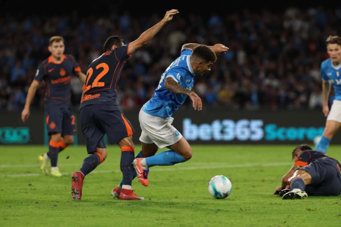 ‘เปาเลี่ยน’ โดนพักงานแจกจุดโทษ ‘นาโปลี’ ยิงงูใหญ่