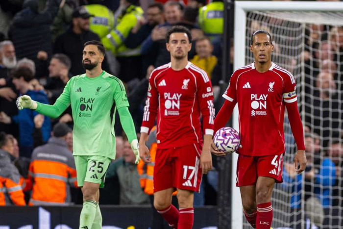 ‘ฟาน ไดจ์ค’ รับ ‘หงส์’ สุดสะเพร่าเสียลูกสอง