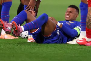 ราชันเหงื่อตก! เดเด้รับต้องเช็คอาการ ‘ปธ.เป้’